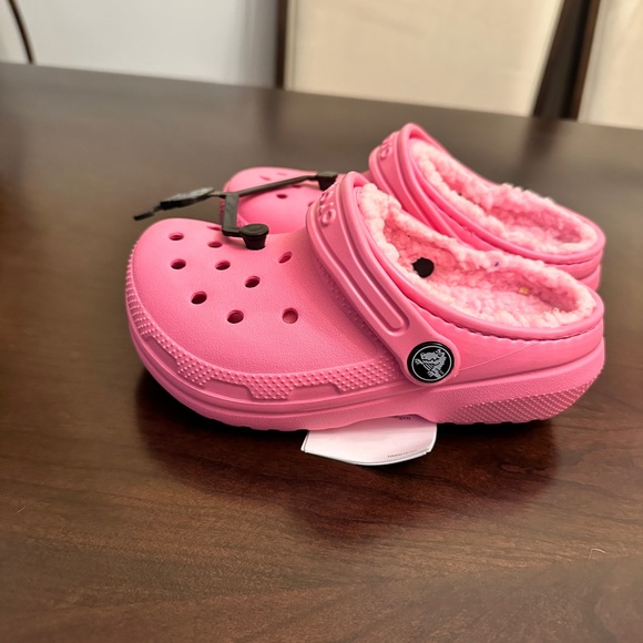 ❌SOLD❌CROCS CLASSIC LINED CLOG - Picture 2 of 4